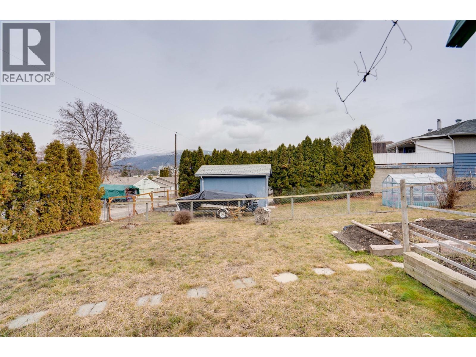 3411 18 Avenue Unit# A&b. Vernon, British Columbia