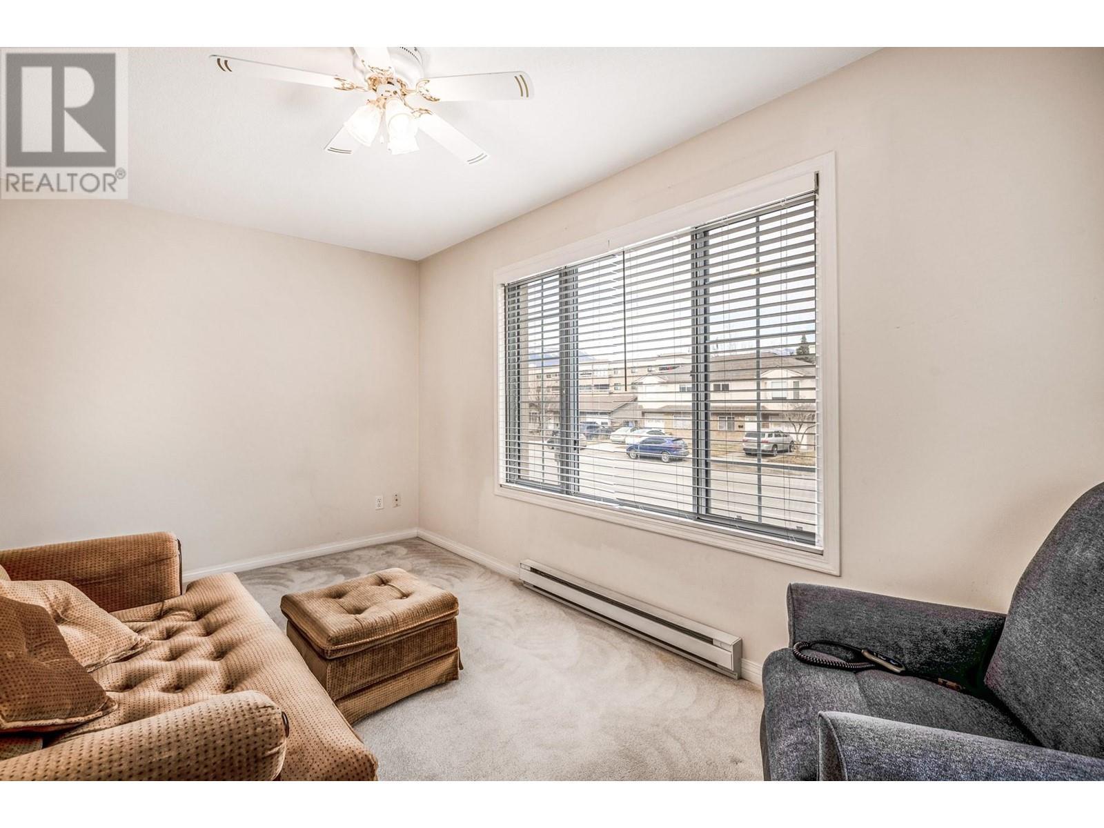 1055 Lawrence Avenue Unit# 102. Kelowna, British Columbia