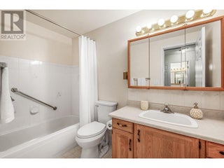 1055 Lawrence Avenue Unit# 102. Kelowna, British Columbia