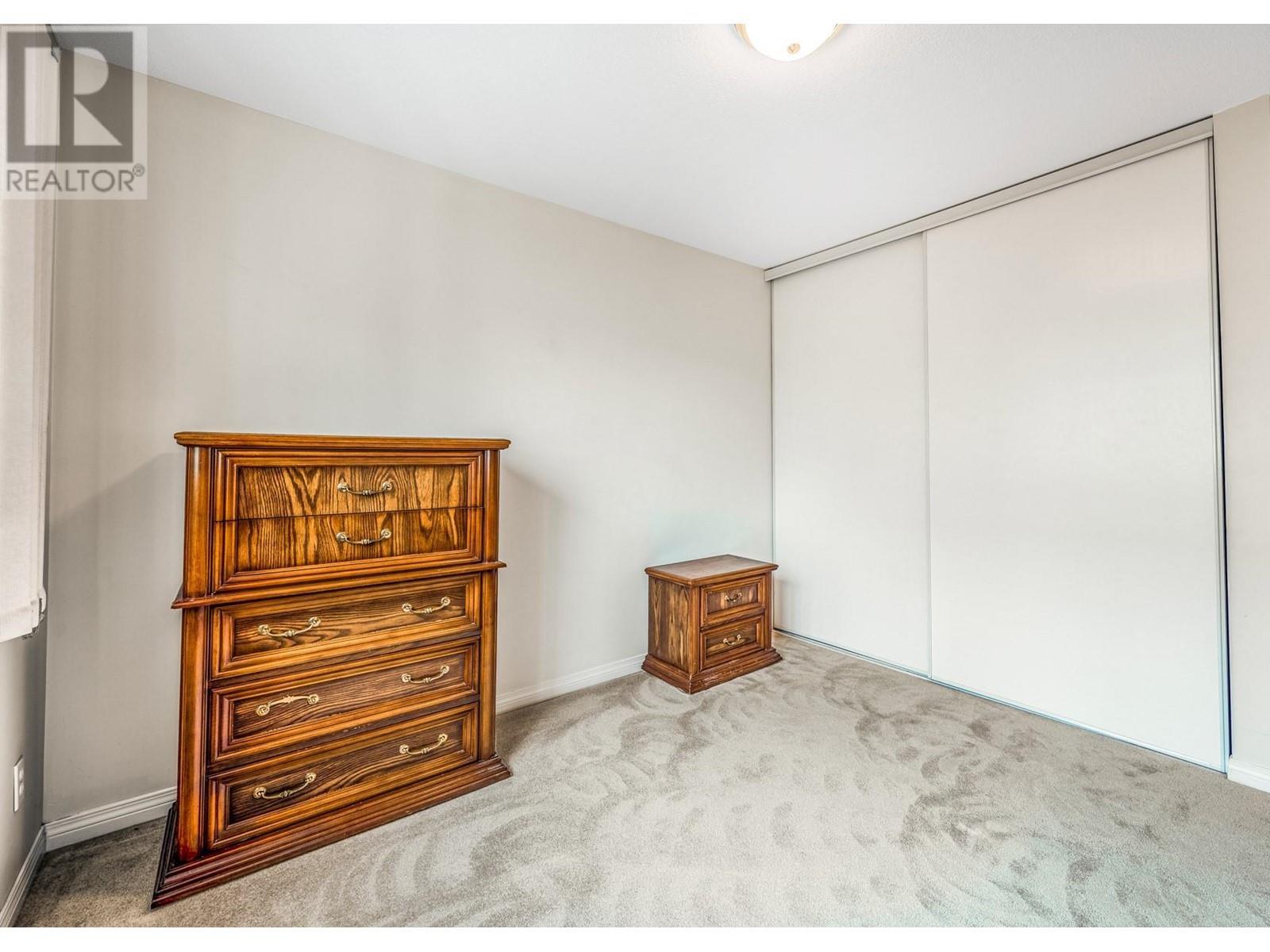 1055 Lawrence Avenue Unit# 102. Kelowna, British Columbia