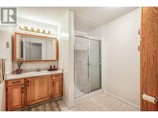 1055 Lawrence Avenue Unit# 102. Kelowna, British Columbia