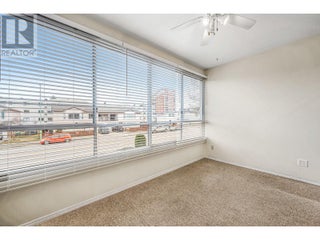 1055 Lawrence Avenue Unit# 102. Kelowna, British Columbia