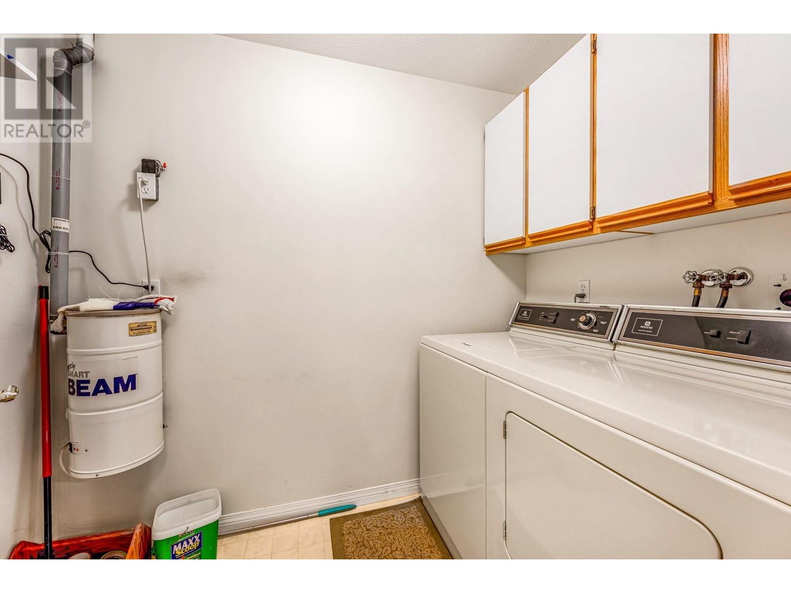 1055 Lawrence Avenue Unit# 102. Kelowna, British Columbia