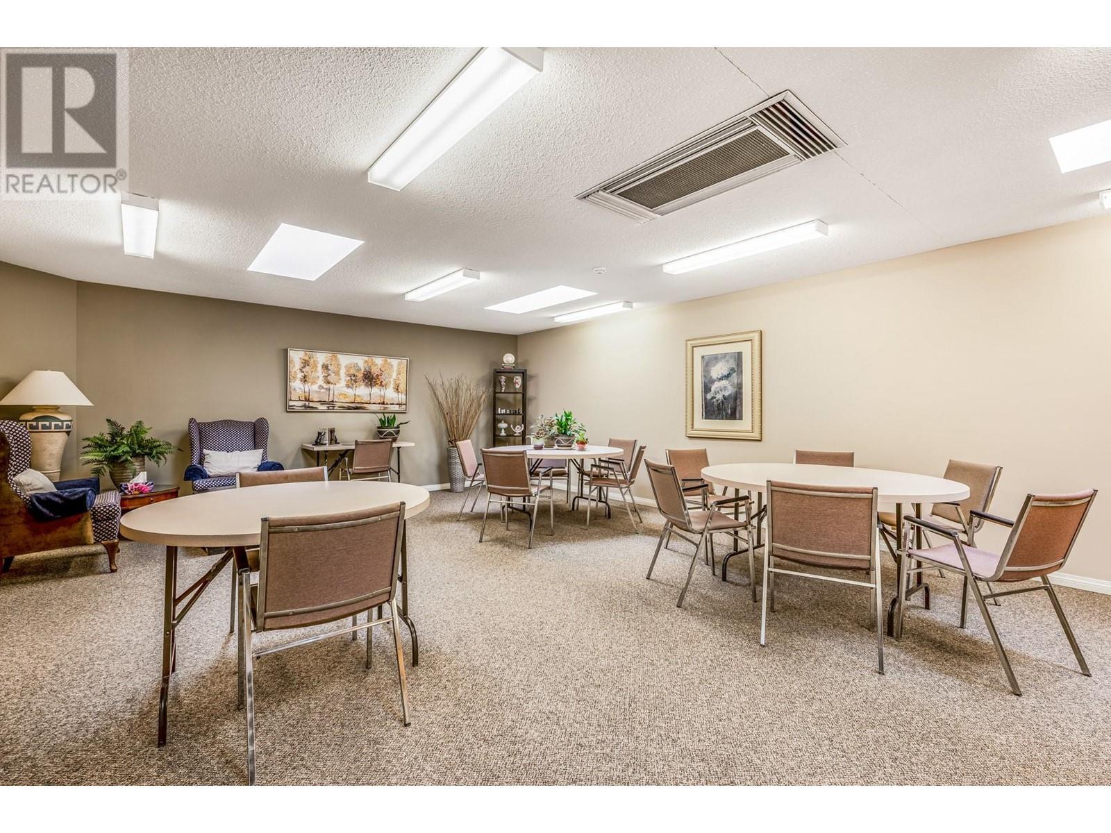 1055 Lawrence Avenue Unit# 102. Kelowna, British Columbia