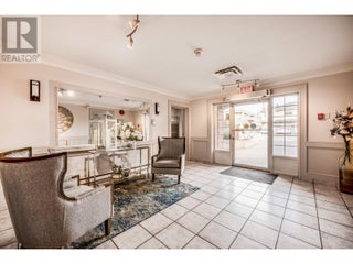 1055 Lawrence Avenue Unit# 102. Kelowna, British Columbia