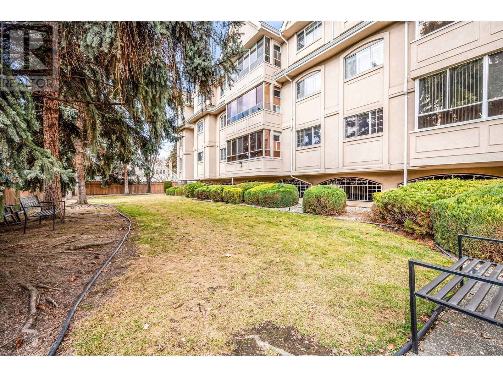 1055 Lawrence Avenue Unit# 102. Kelowna, British Columbia
