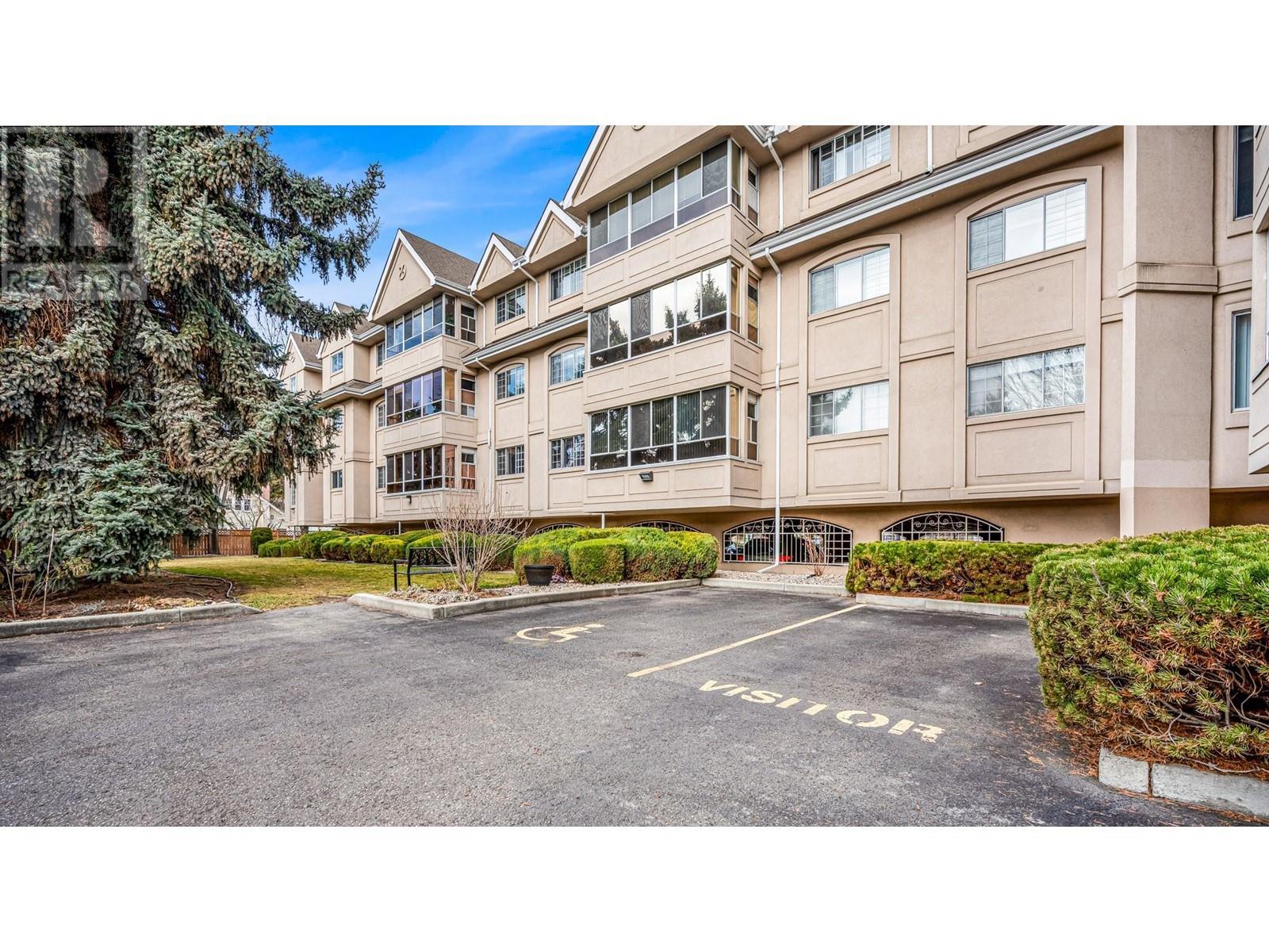 1055 Lawrence Avenue Unit# 102. Kelowna, British Columbia