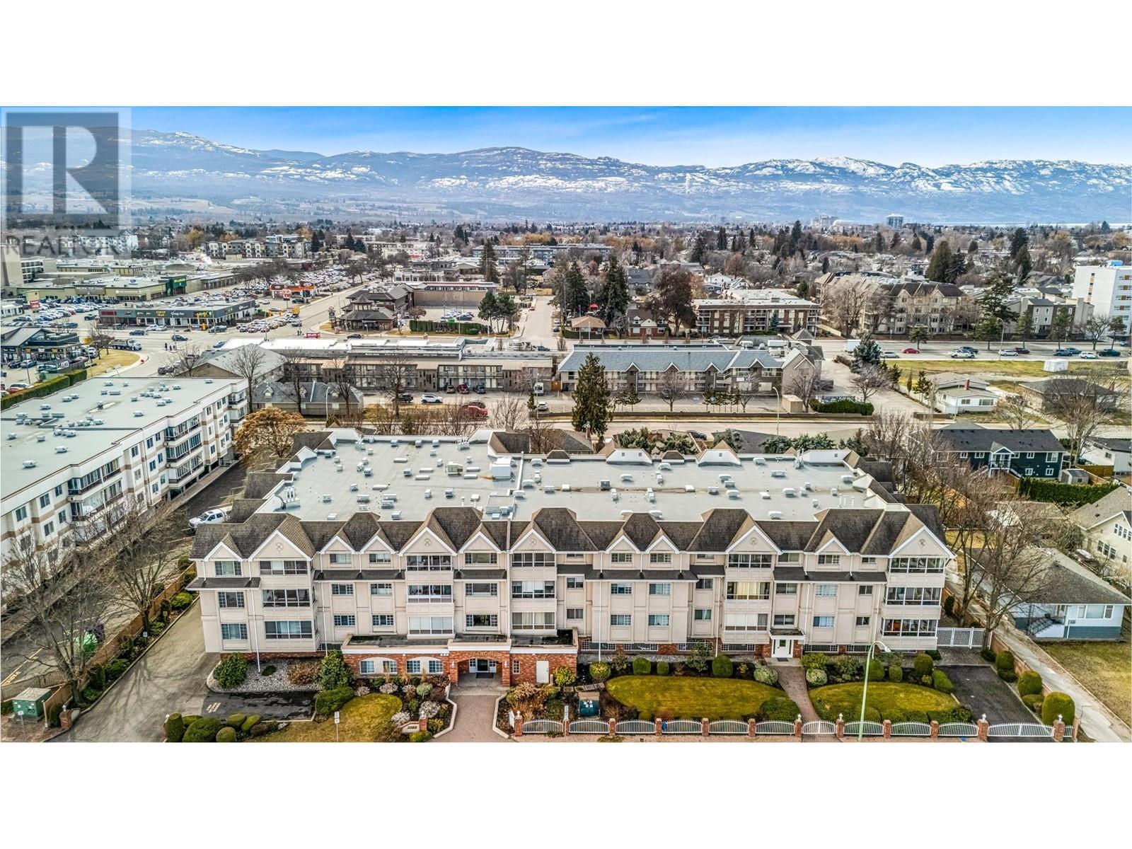 1055 Lawrence Avenue Unit# 102. Kelowna, British Columbia