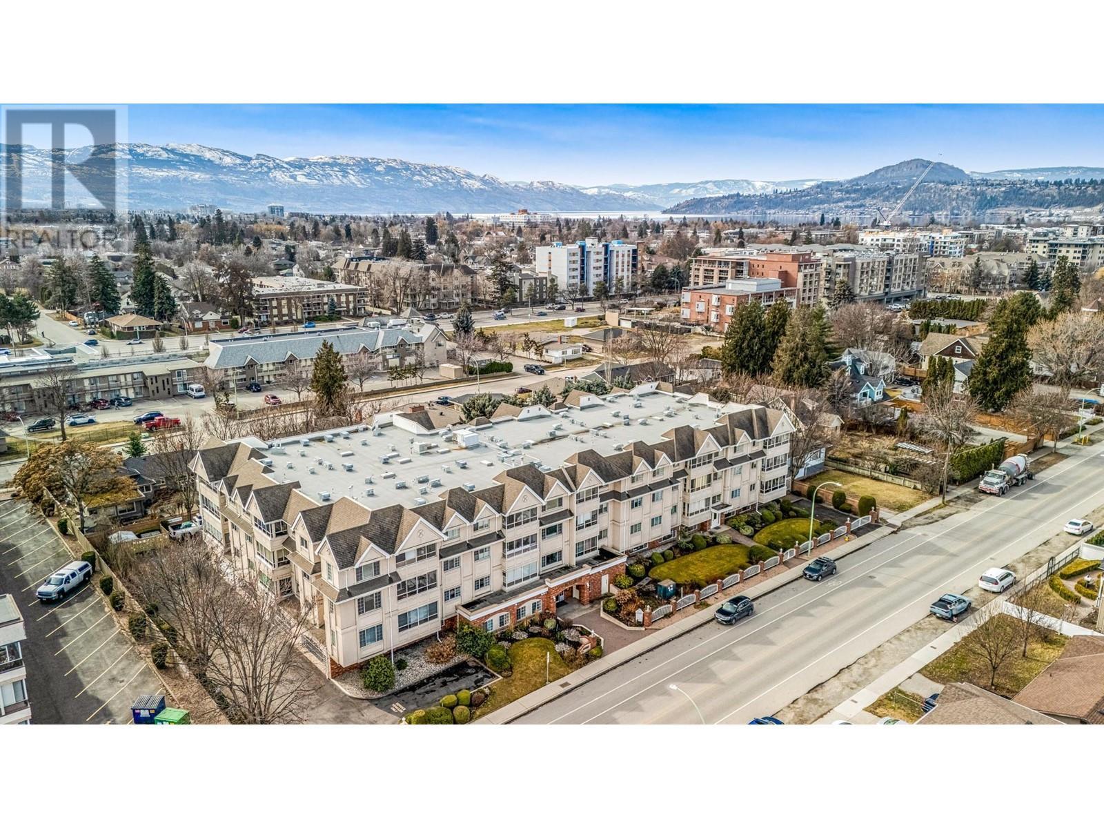 1055 Lawrence Avenue Unit# 102. Kelowna, British Columbia