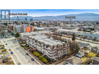 1055 Lawrence Avenue Unit# 102. Kelowna, British Columbia