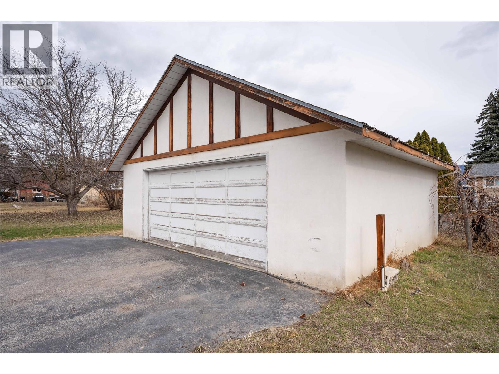 14207 Victoria Road N. Summerland, British Columbia