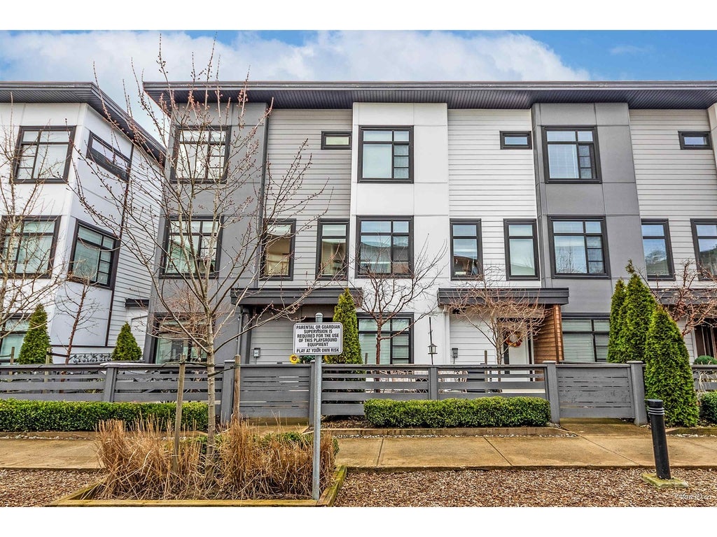 25 7127 193a Street, Surrey