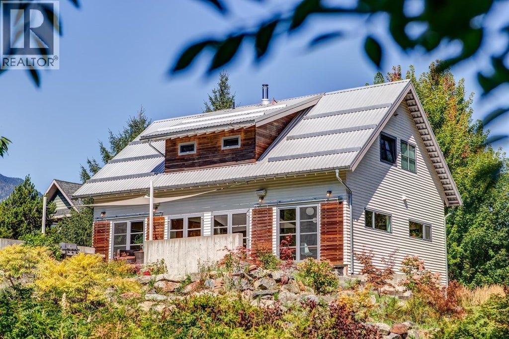 7597 Pemberton Meadows Road, Pemberton