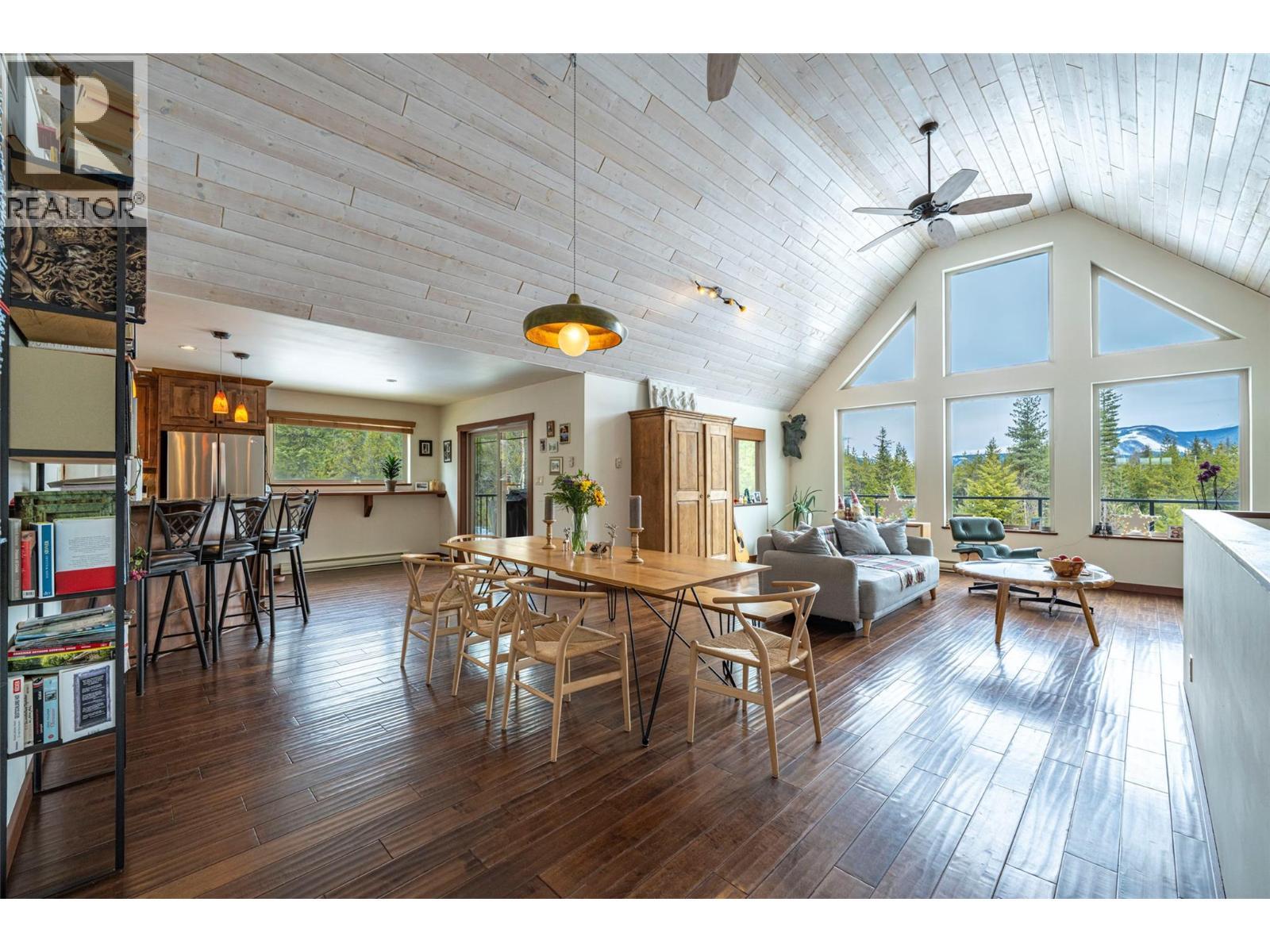 1433 Sugar Lake Road. Cherryville, British Columbia