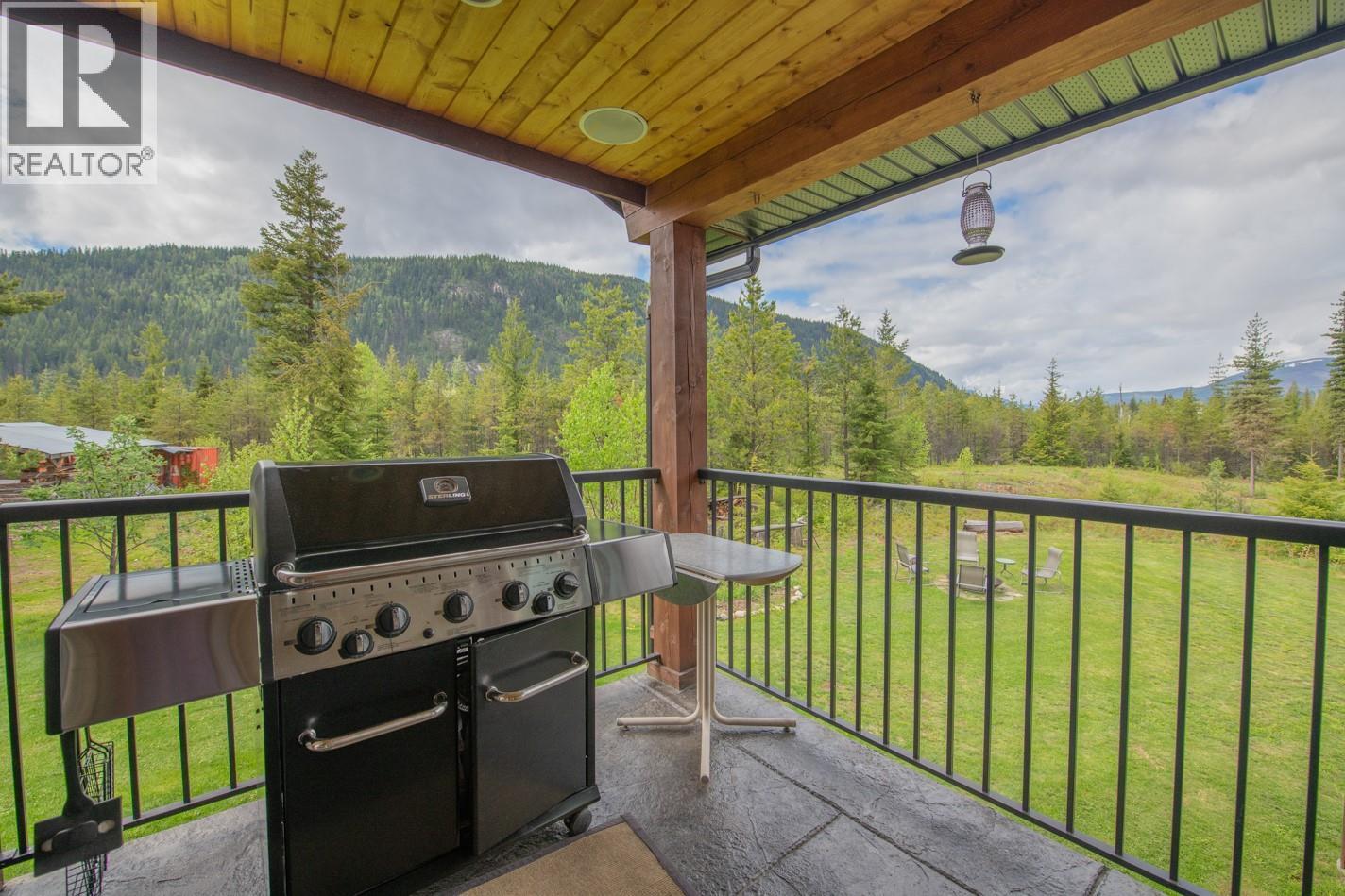 1433 Sugar Lake Road. Cherryville, British Columbia