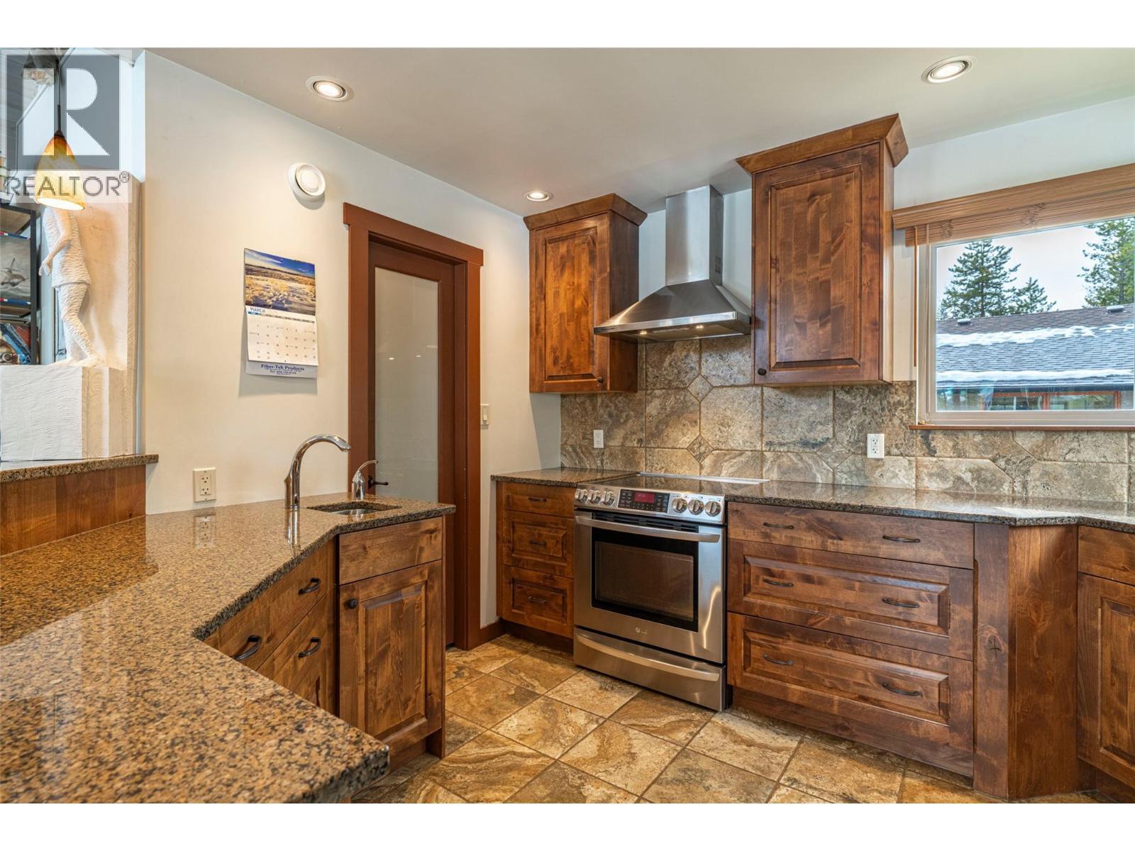 1433 Sugar Lake Road. Cherryville, British Columbia