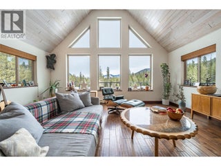 1433 Sugar Lake Road. Cherryville, British Columbia