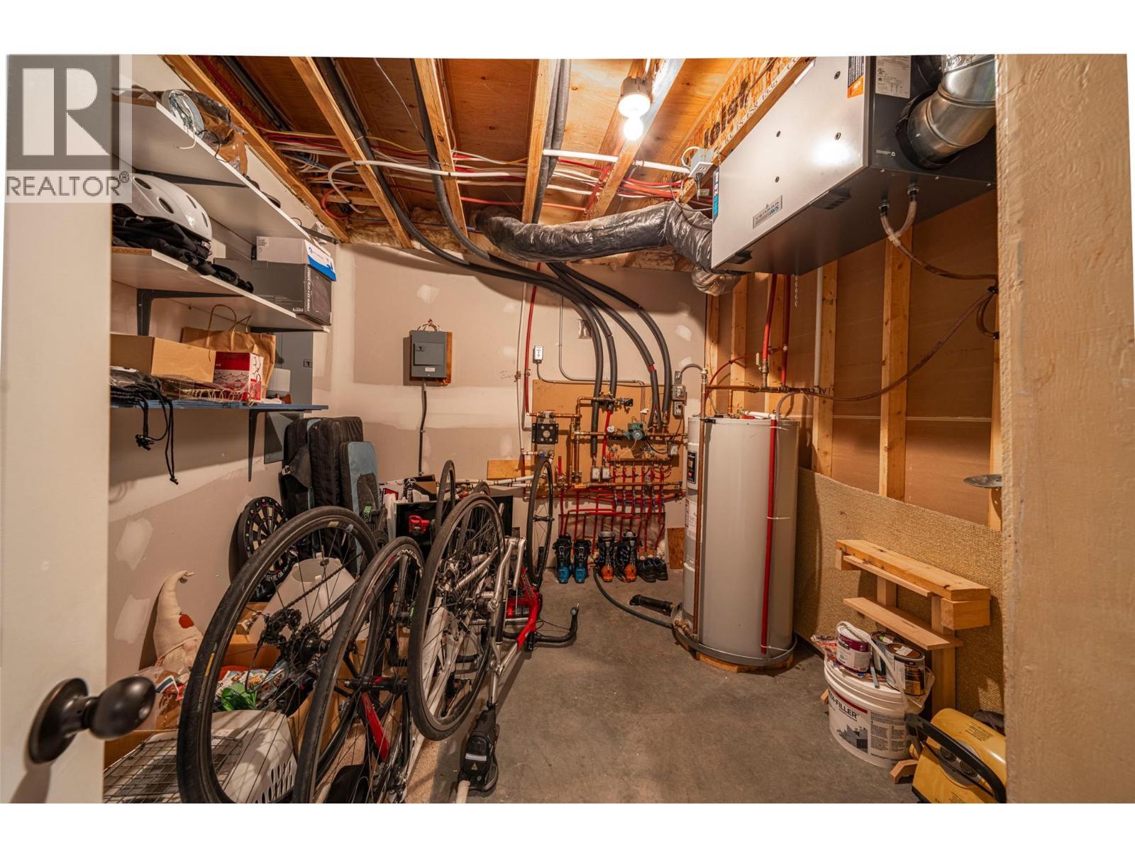 1433 Sugar Lake Road. Cherryville, British Columbia