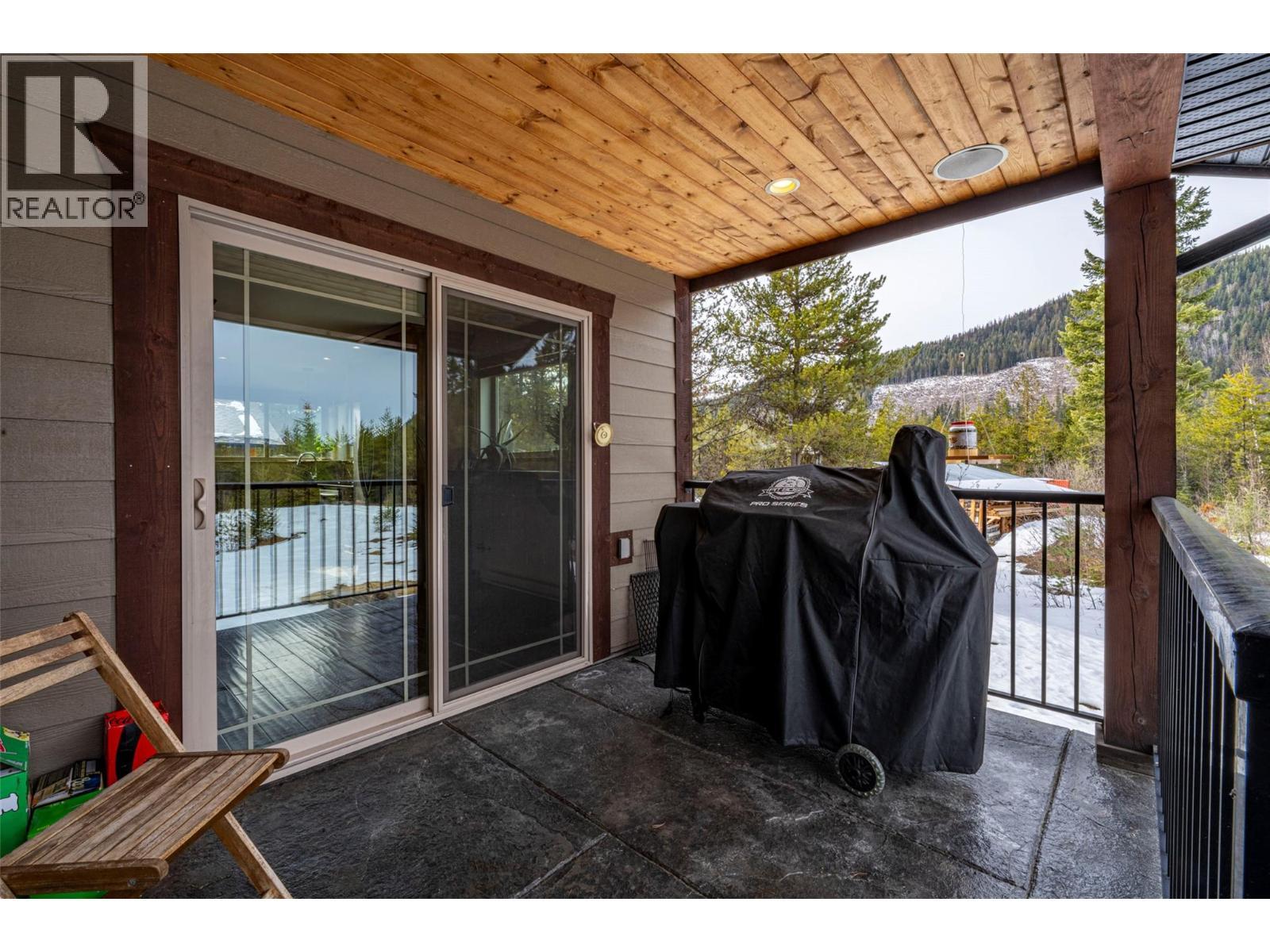 1433 Sugar Lake Road. Cherryville, British Columbia