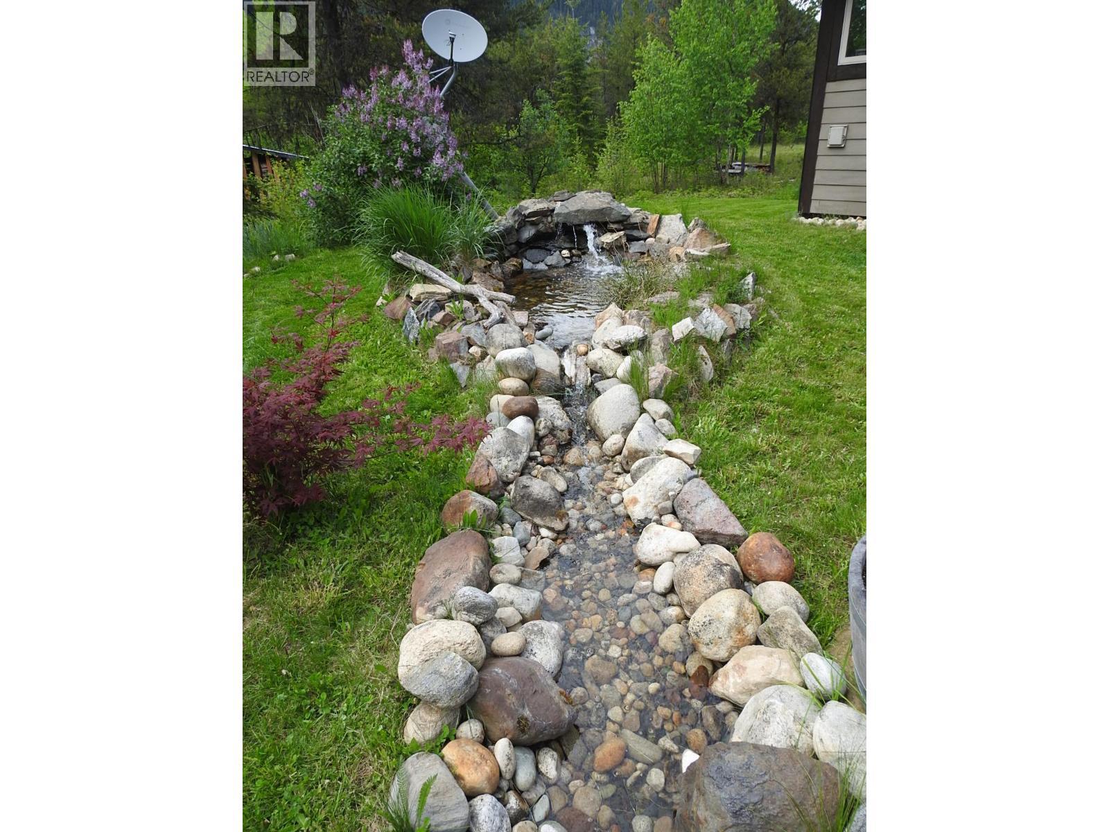 1433 Sugar Lake Road. Cherryville, British Columbia