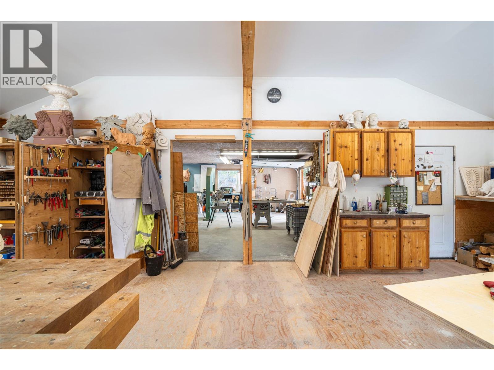 1433 Sugar Lake Road. Cherryville, British Columbia