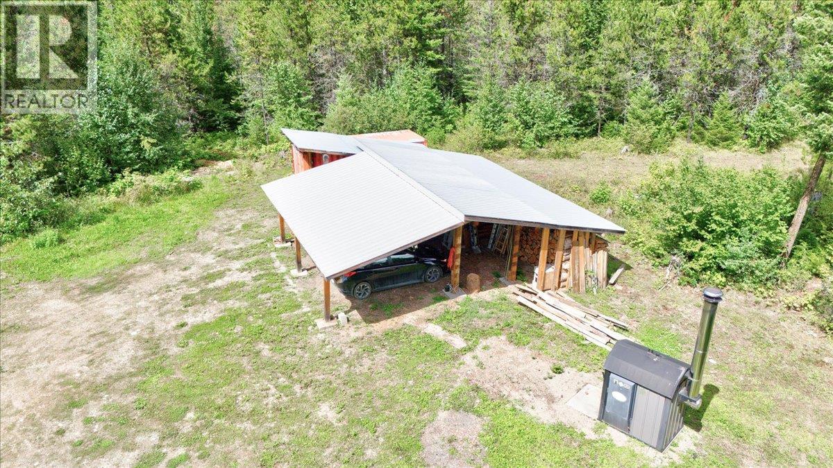 1433 Sugar Lake Road. Cherryville, British Columbia