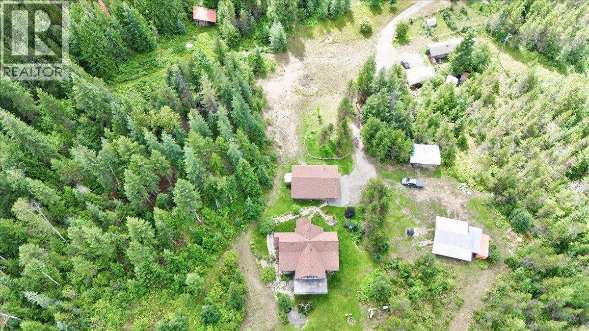 1433 Sugar Lake Road. Cherryville, British Columbia