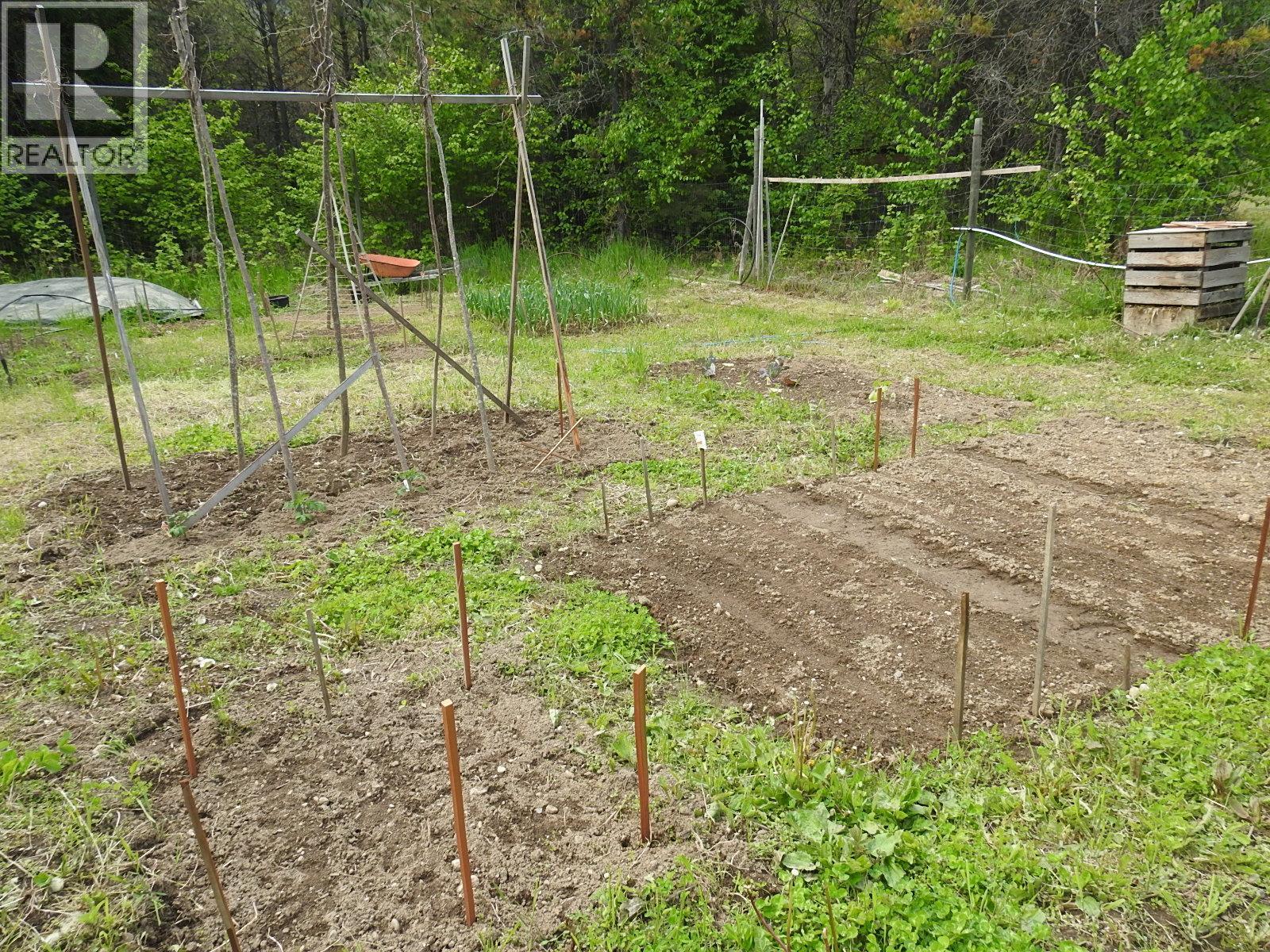 1433 Sugar Lake Road. Cherryville, British Columbia