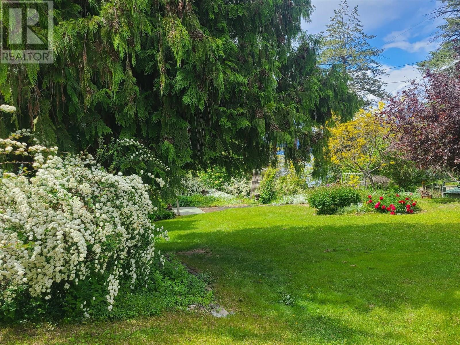 1756 Blind Bay Road. Blind Bay, British Columbia