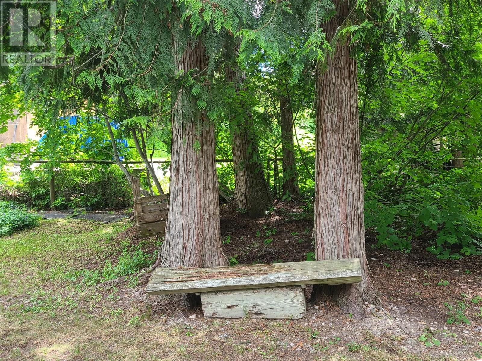 1756 Blind Bay Road. Blind Bay, British Columbia