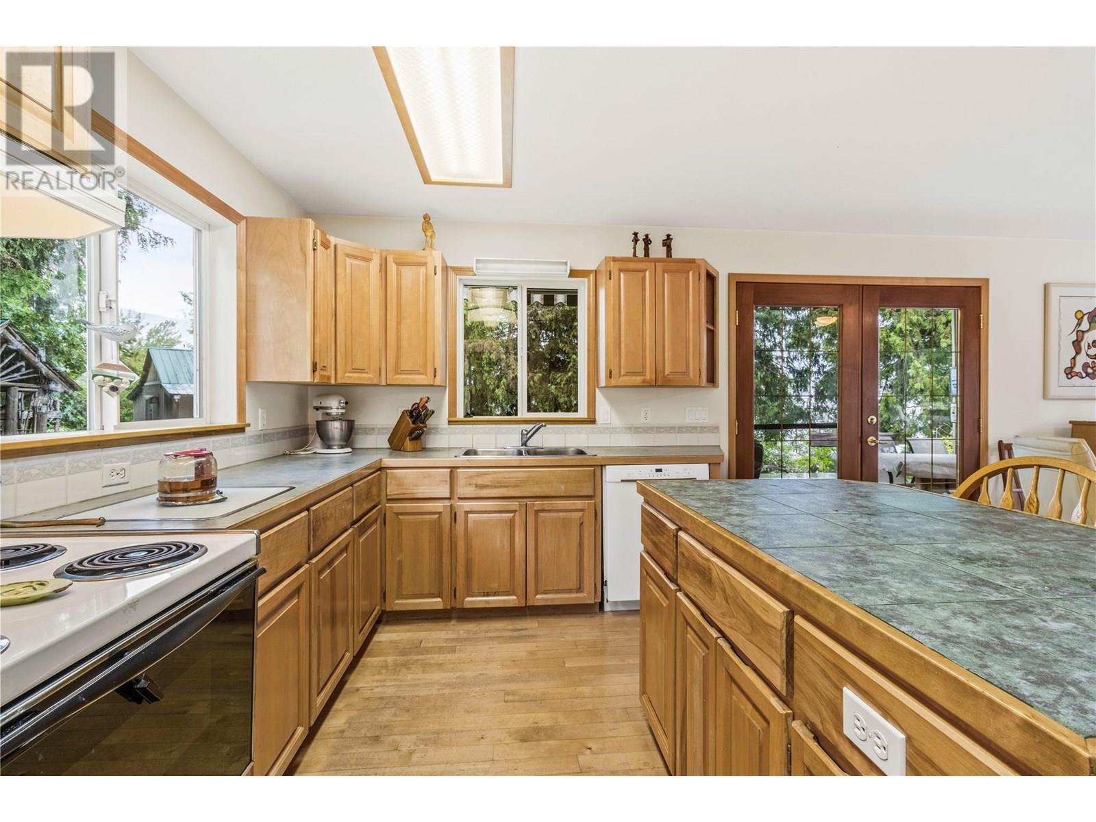 1756 Blind Bay Road. Blind Bay, British Columbia