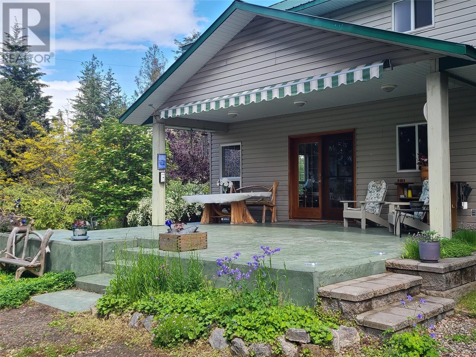 1756 Blind Bay Road. Blind Bay, British Columbia