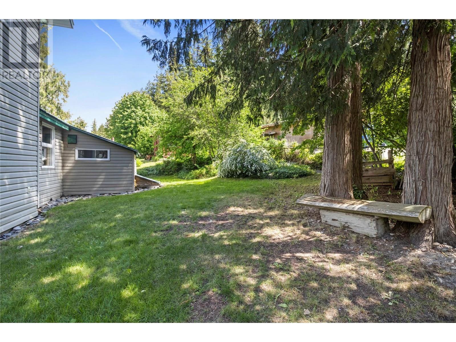 1756 Blind Bay Road. Blind Bay, British Columbia