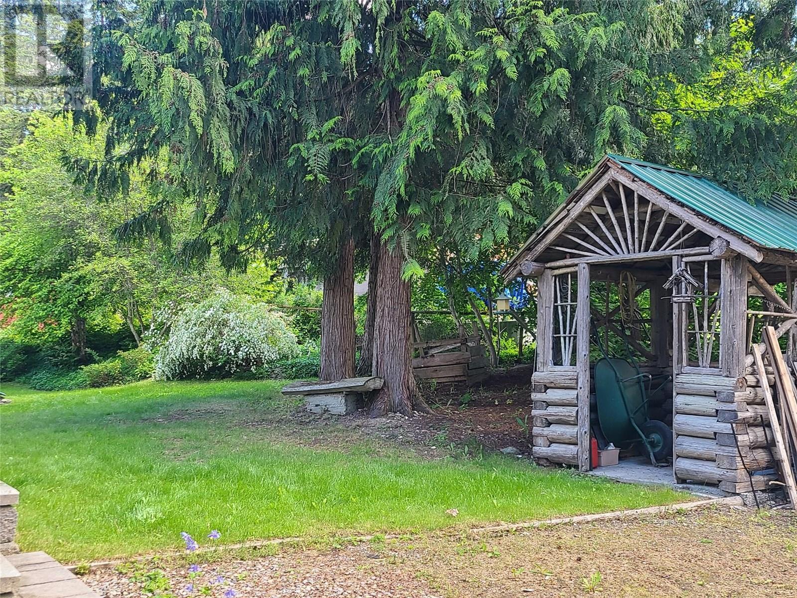 1756 Blind Bay Road. Blind Bay, British Columbia