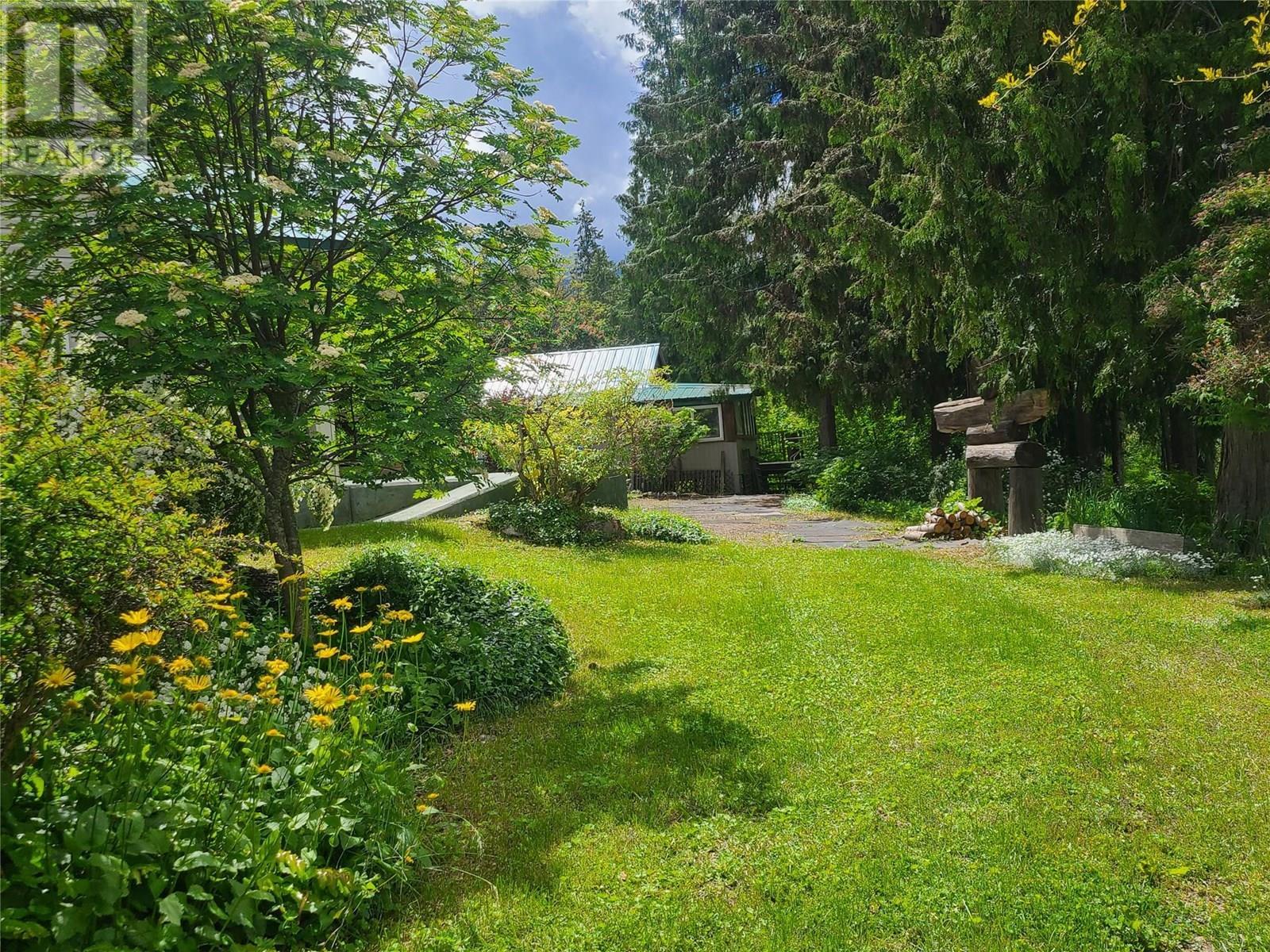 1756 Blind Bay Road. Blind Bay, British Columbia