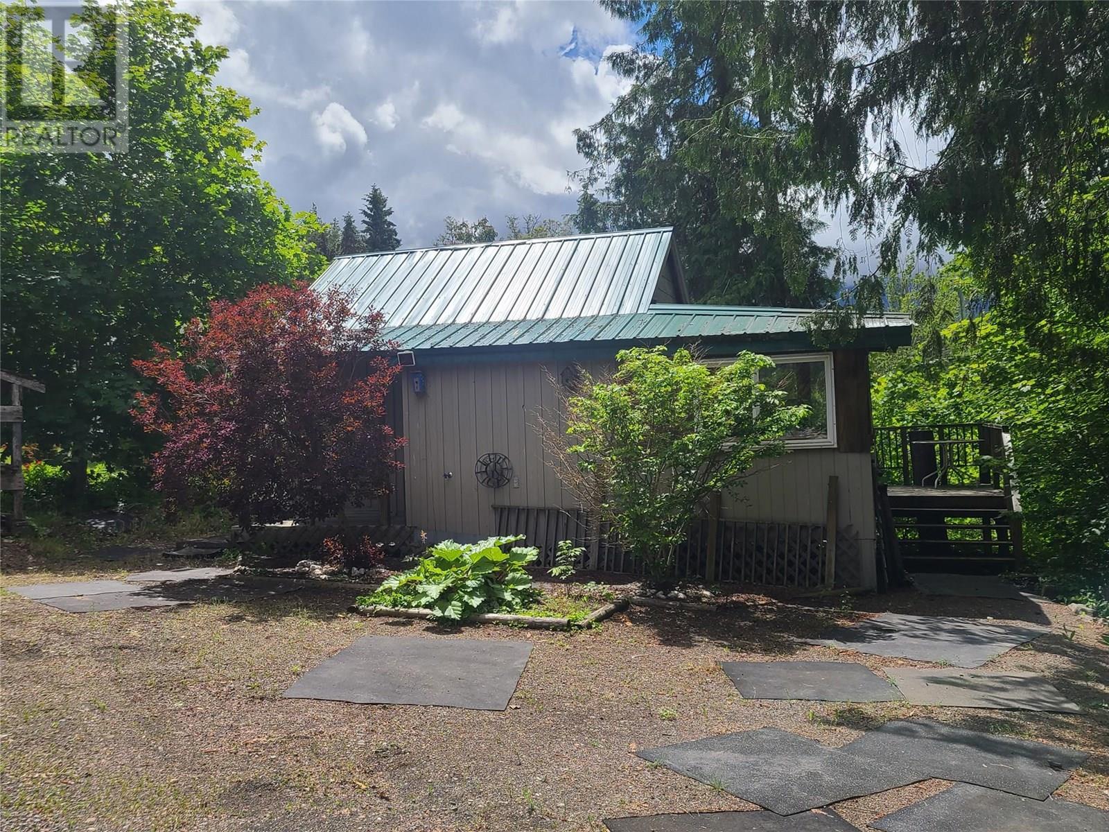 1756 Blind Bay Road. Blind Bay, British Columbia