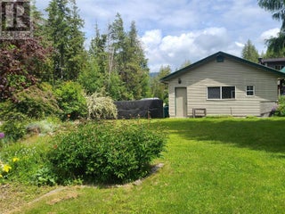 1756 Blind Bay Road. Blind Bay, British Columbia