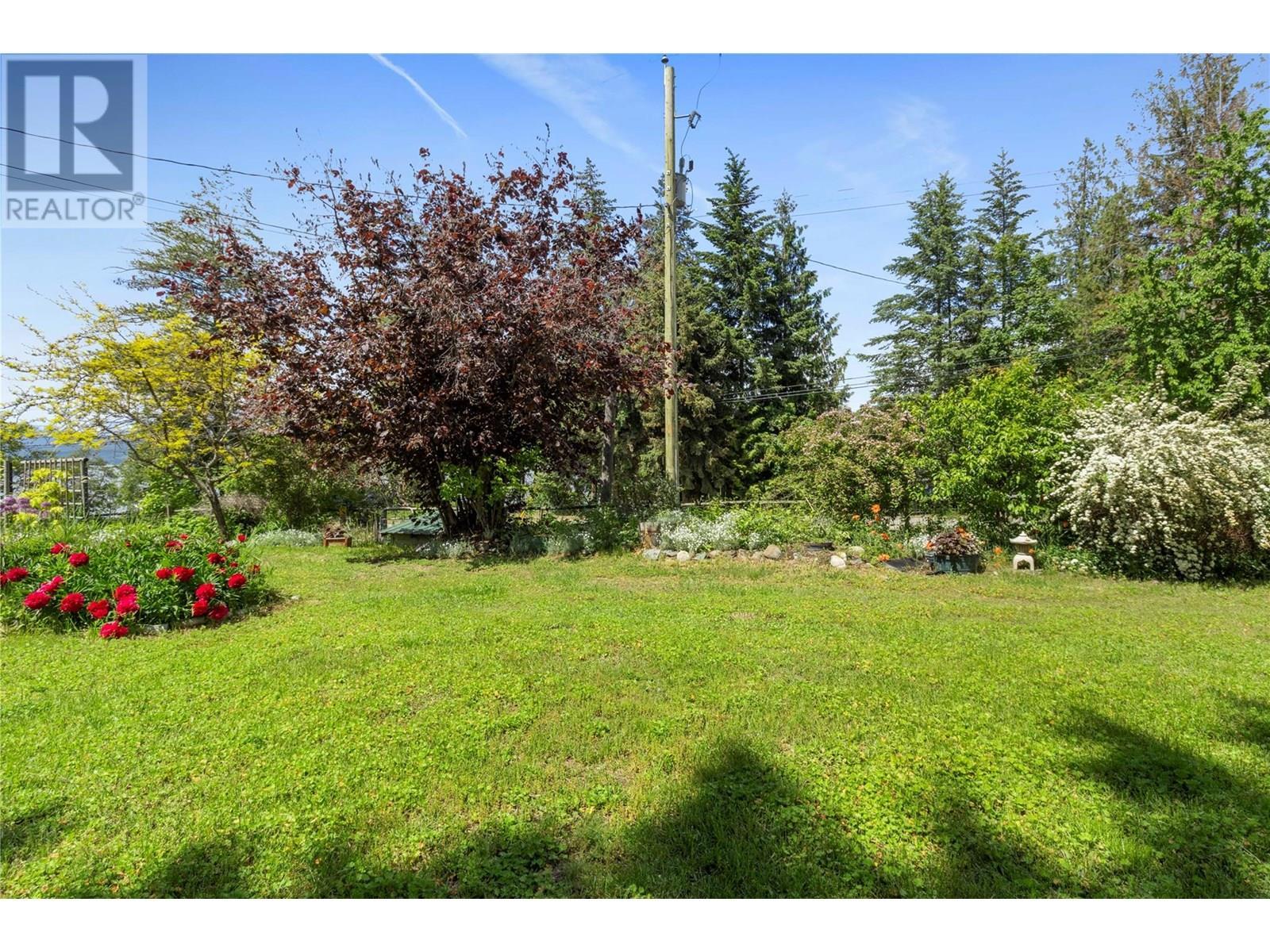 1756 Blind Bay Road. Blind Bay, British Columbia