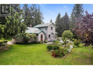 1756 Blind Bay Road. Blind Bay, British Columbia