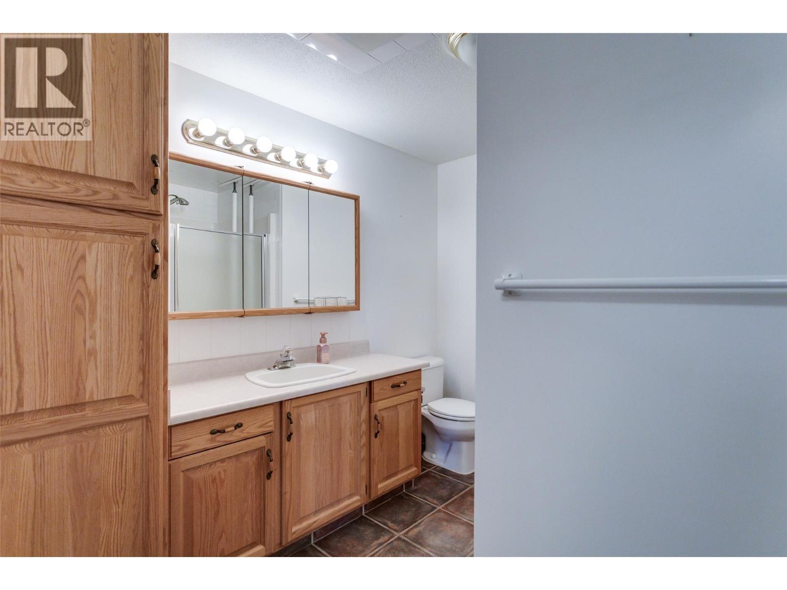 1055 Lawrence Avenue Unit# 105 Lot# 5. Kelowna, British Columbia