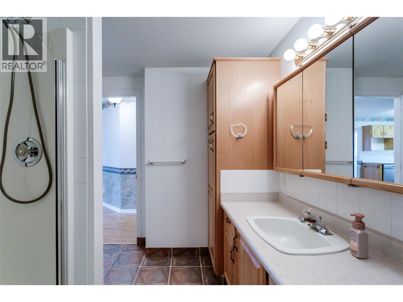 1055 Lawrence Avenue Unit# 105 Lot# 5. Kelowna, British Columbia