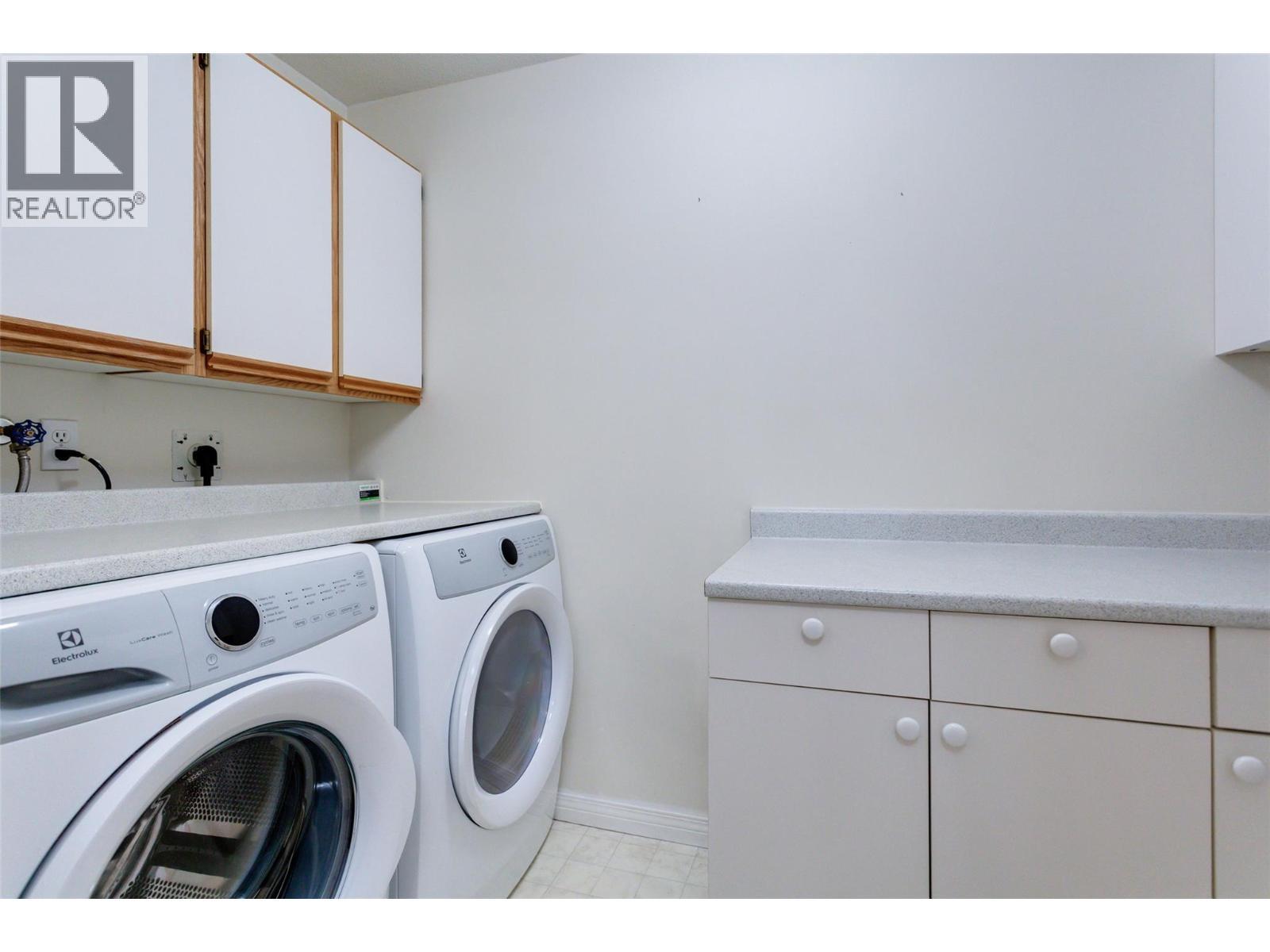 1055 Lawrence Avenue Unit# 105 Lot# 5. Kelowna, British Columbia