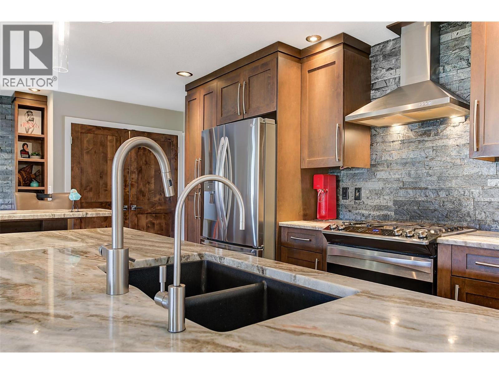 371 Valley Road Unit# 1-3. Kelowna, British Columbia