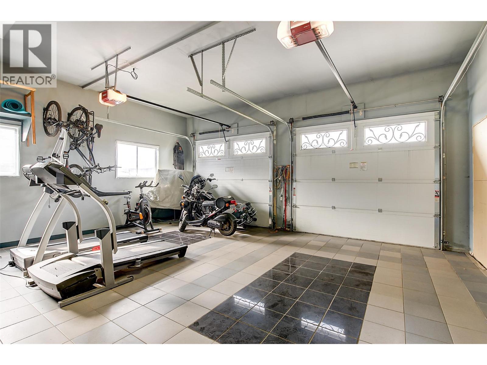 371 Valley Road Unit# 1-3. Kelowna, British Columbia