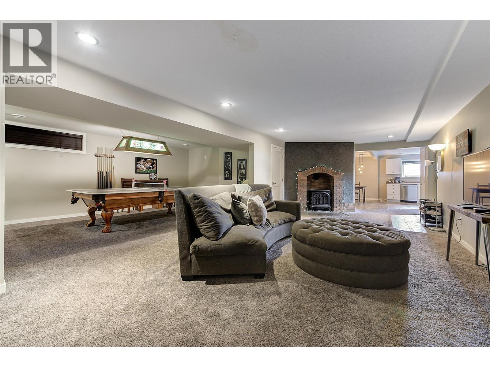 371 Valley Road Unit# 1-3. Kelowna, British Columbia