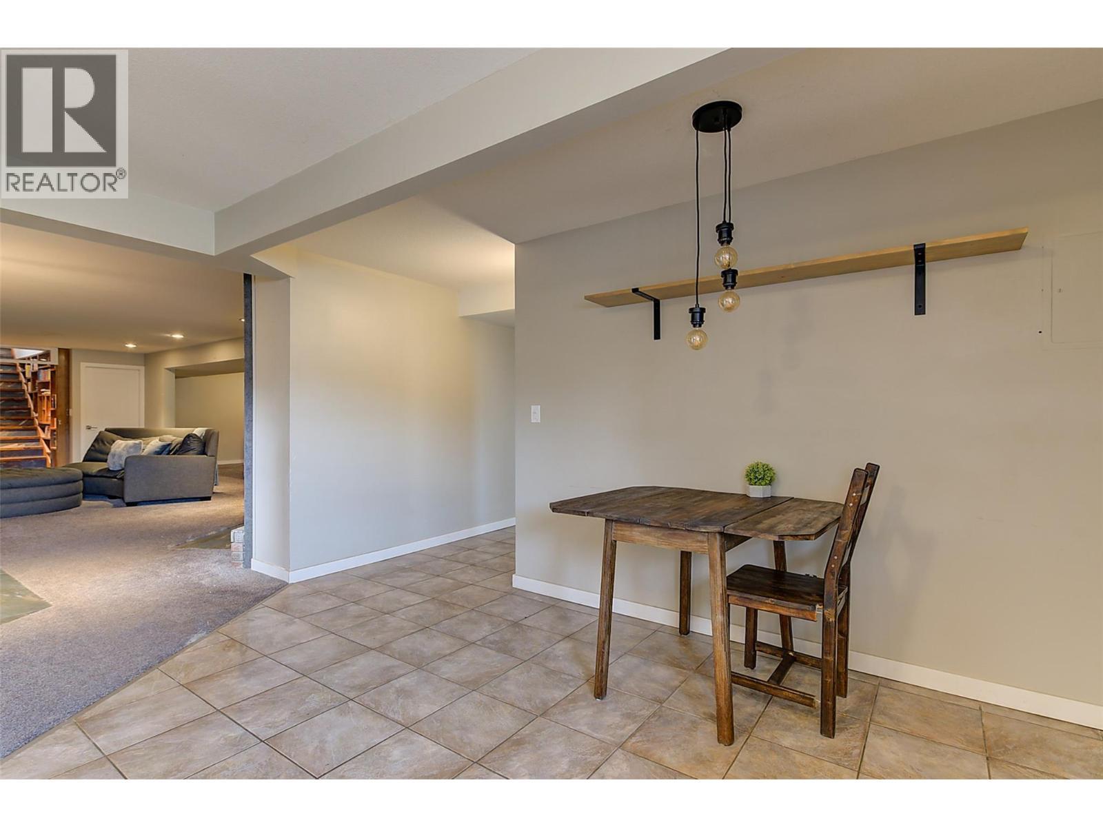 371 Valley Road Unit# 1-3. Kelowna, British Columbia