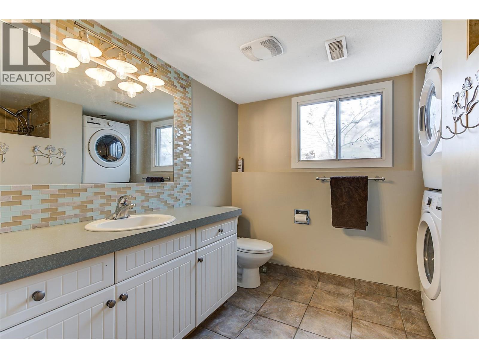 371 Valley Road Unit# 1-3. Kelowna, British Columbia