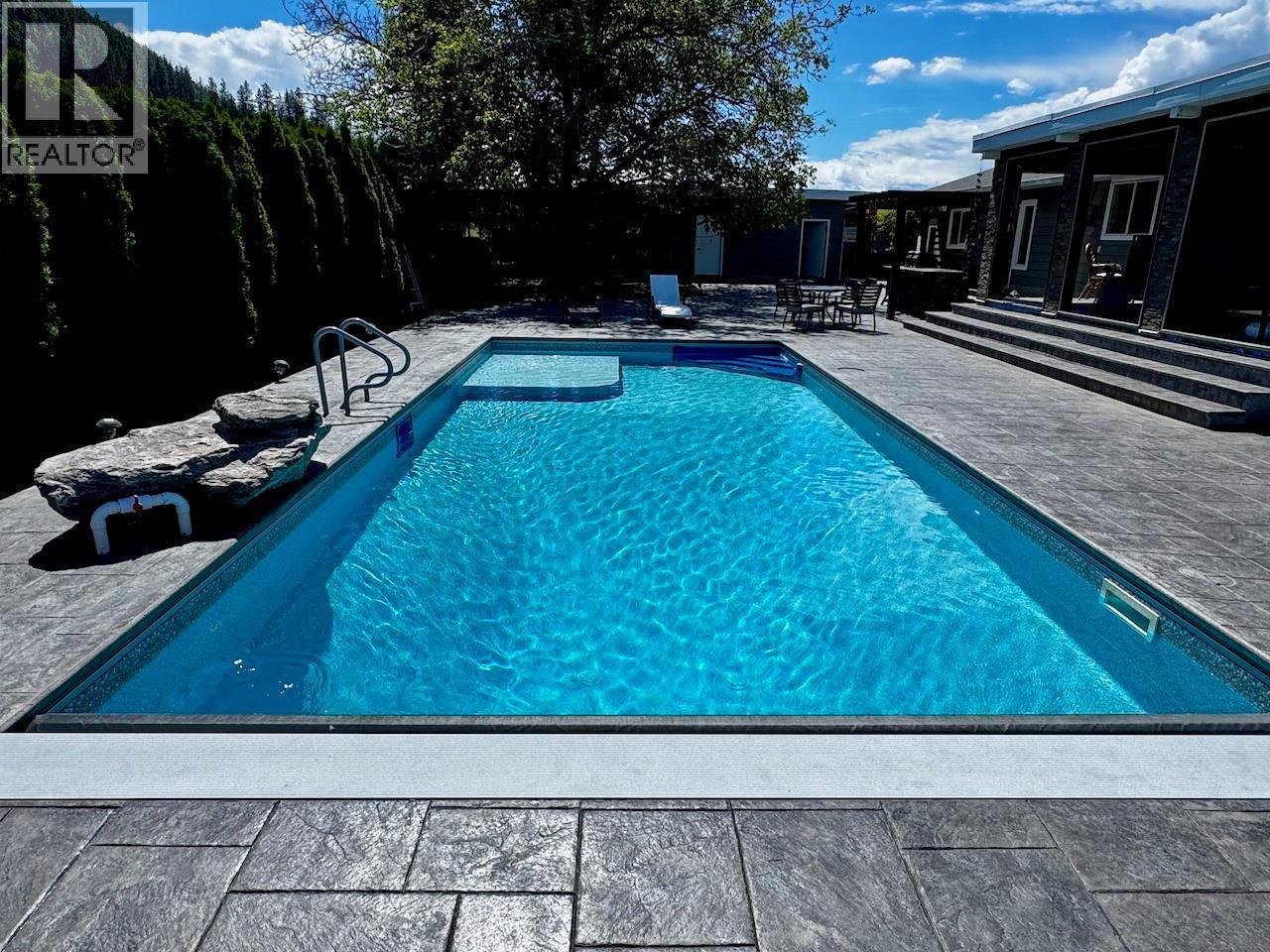 371 Valley Road Unit# 1-3. Kelowna, British Columbia