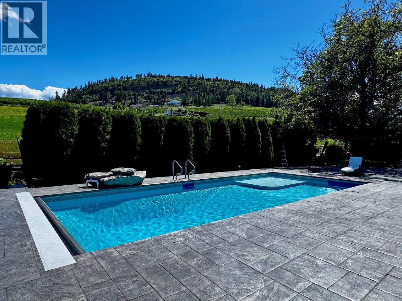 371 Valley Road Unit# 1-3. Kelowna, British Columbia