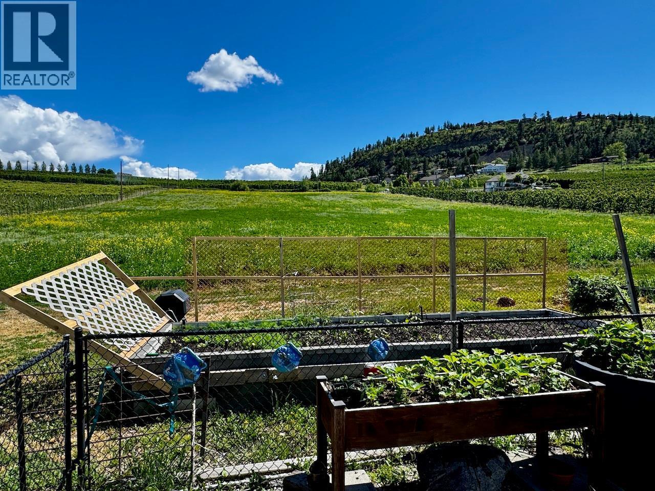 371 Valley Road Unit# 1-3. Kelowna, British Columbia